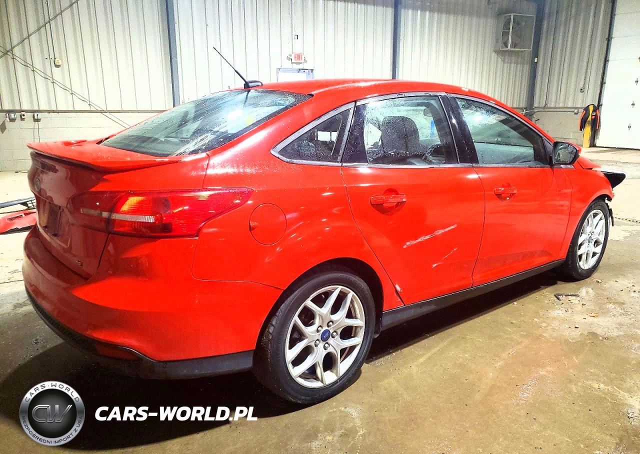 2015 Ford Focus Se VIN:1FADP3F25FL336425 - 3
