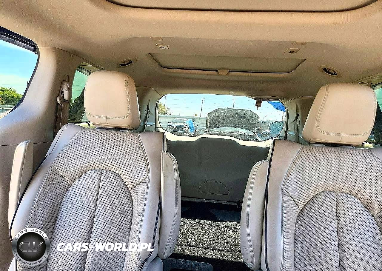 2017 Chrysler Pacifica Ehybrid Platinum VIN:2C4RC1N77HR782678 - 10