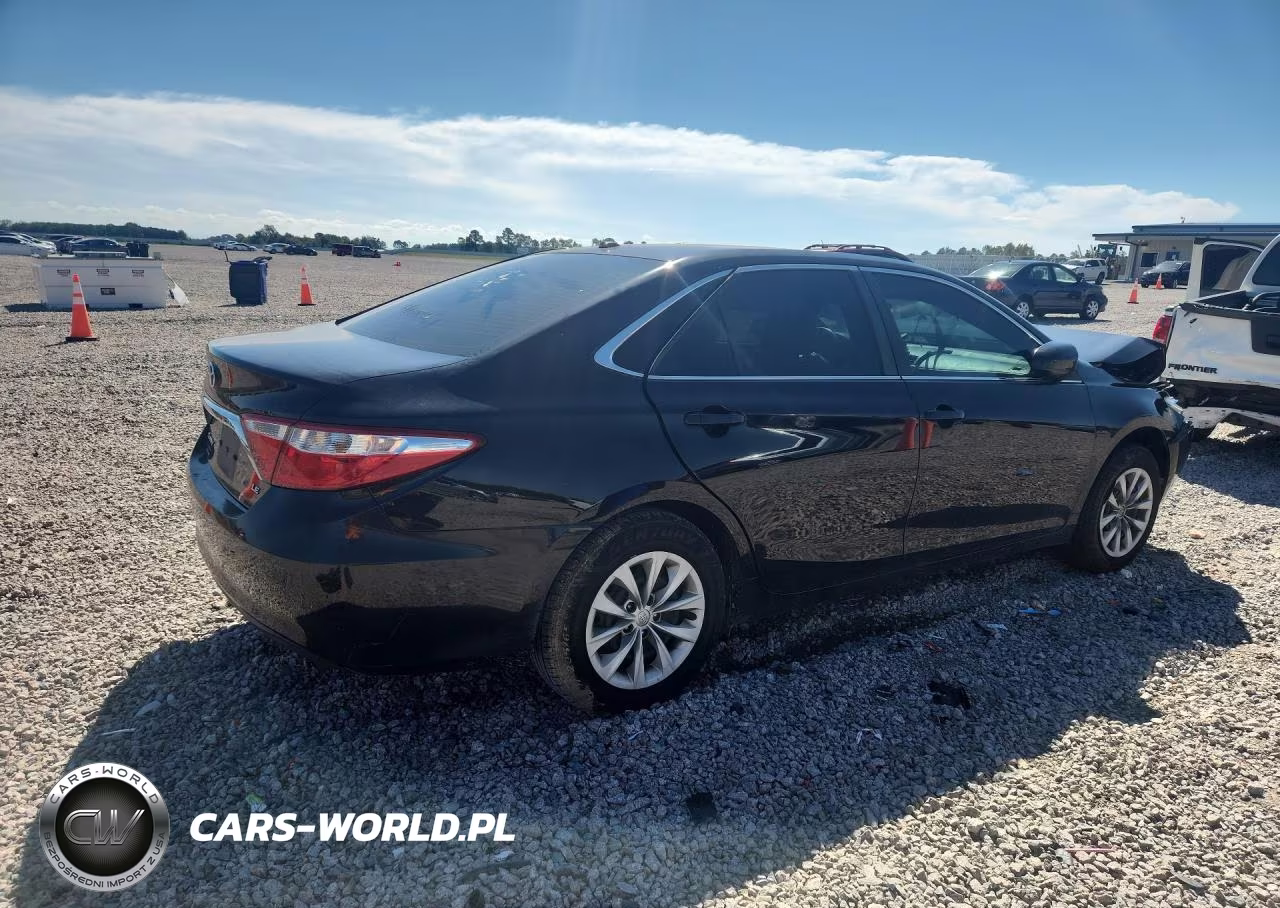 2017 Toyota Camry Le VIN:4T1BF1FK2HU342975 - 3