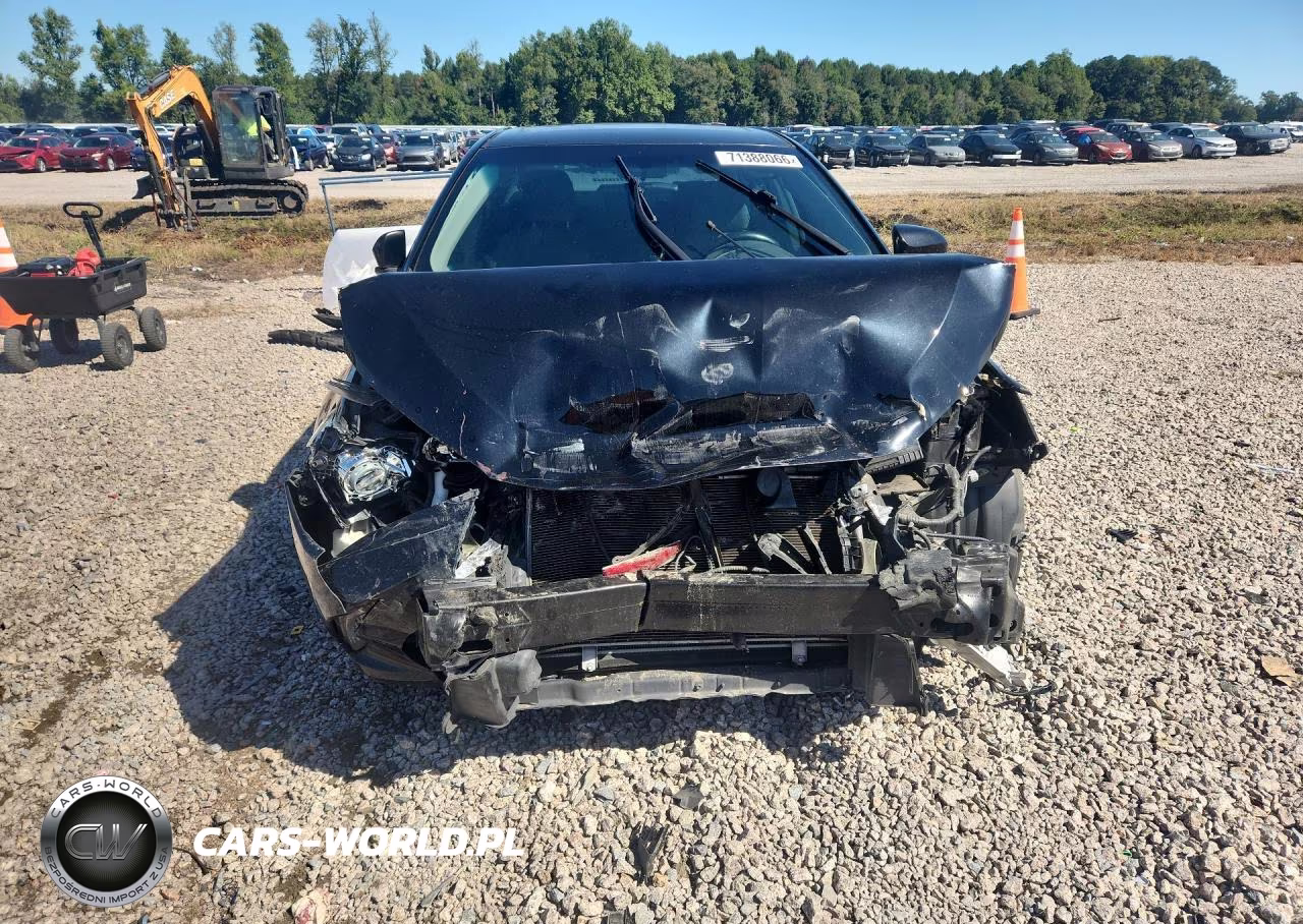 2017 Toyota Camry Le VIN:4T1BF1FK2HU342975 - 5