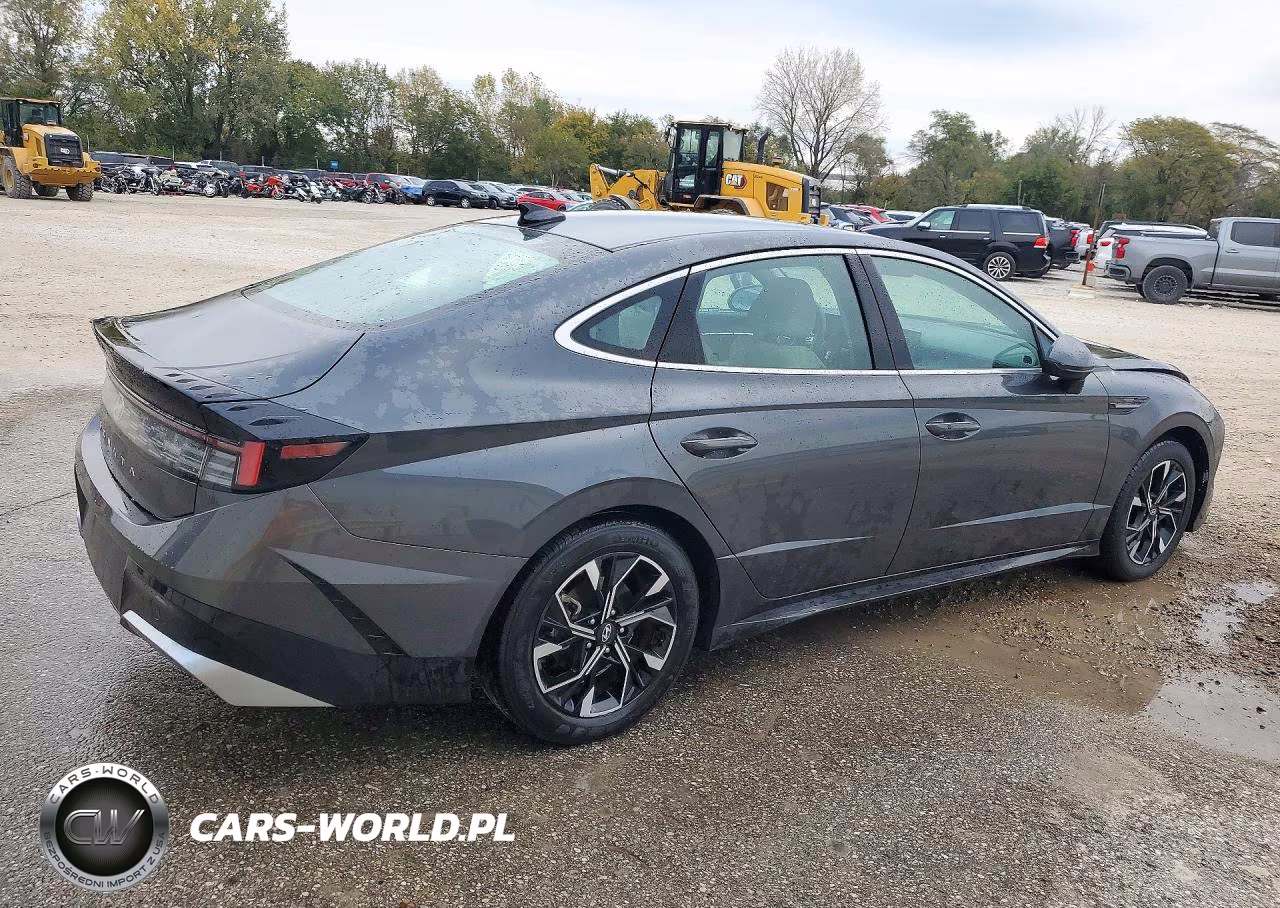 2025 Hyundai Sonata Sel VIN:KMHL64JA0SA474050 - 3