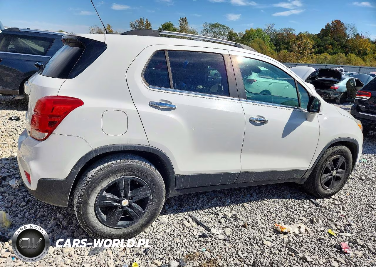 2018 Chevrolet Trax 1Lt VIN:KL7CJLSB0JB536198 - 3
