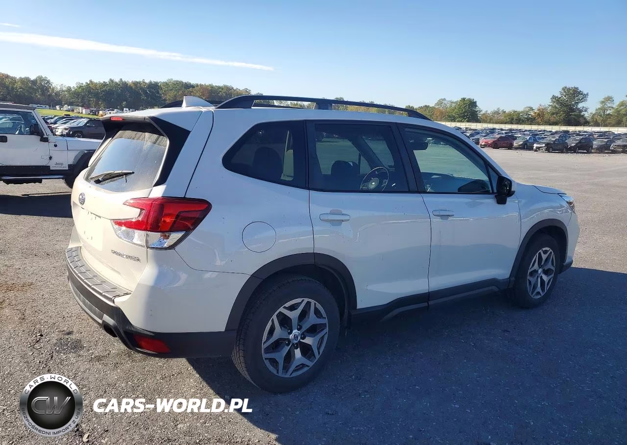 2020 Subaru Forester Premium VIN:JF2SKAJC1LH580755 - 3