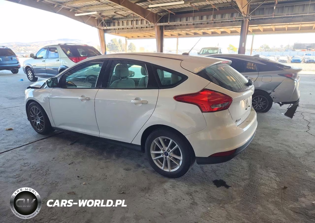 2018 Ford Focus Se VIN:1FADP3K27JL282902 - 2
