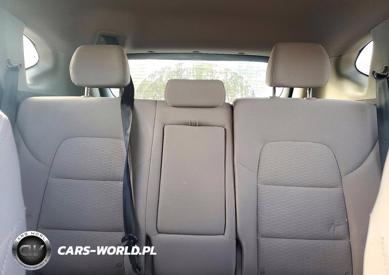 2019 Hyundai Tucson Value VIN:KM8J3CA41KU055773 - 10