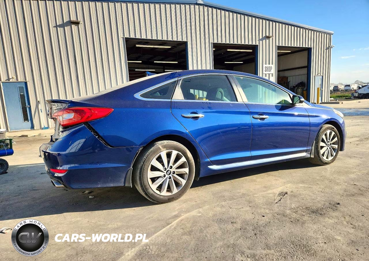 2015 Hyundai Sonata Sport VIN:5NPE34AF5FH220897 - 3