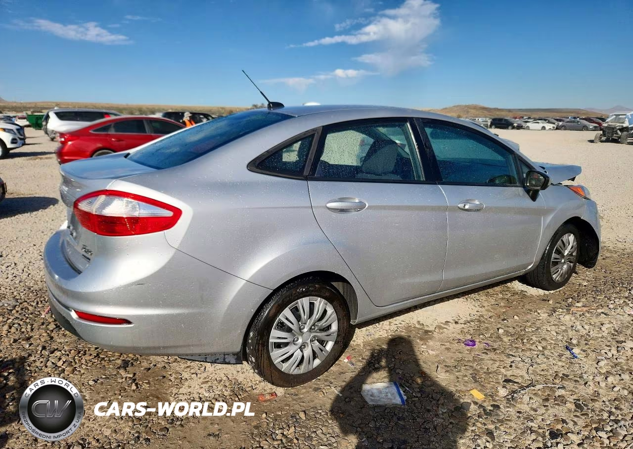 2015 Ford Fiesta S VIN:3FADP4AJ2FM113617 - 3