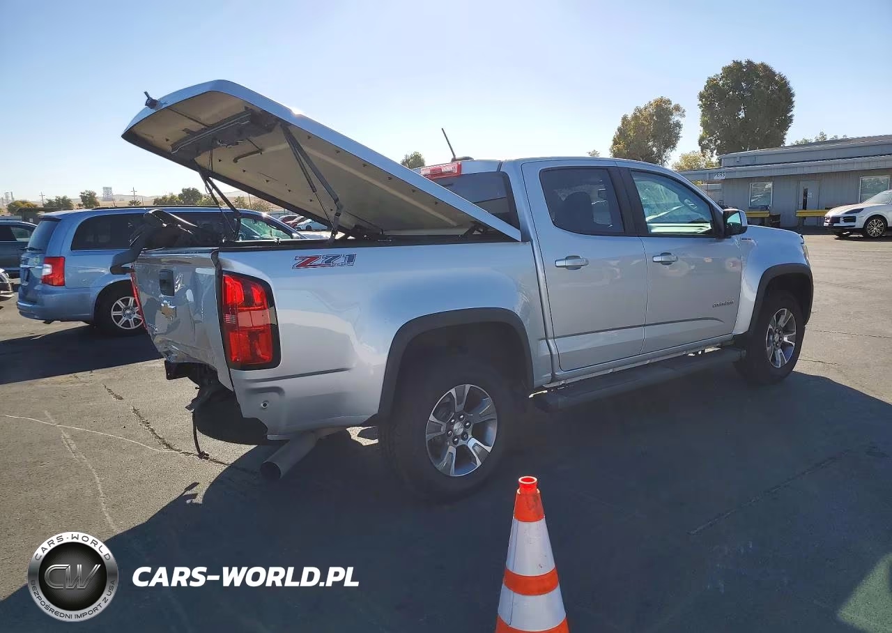2018 Chevrolet Colorado Z71 VIN:1GCPTDE14J1309626 - 3