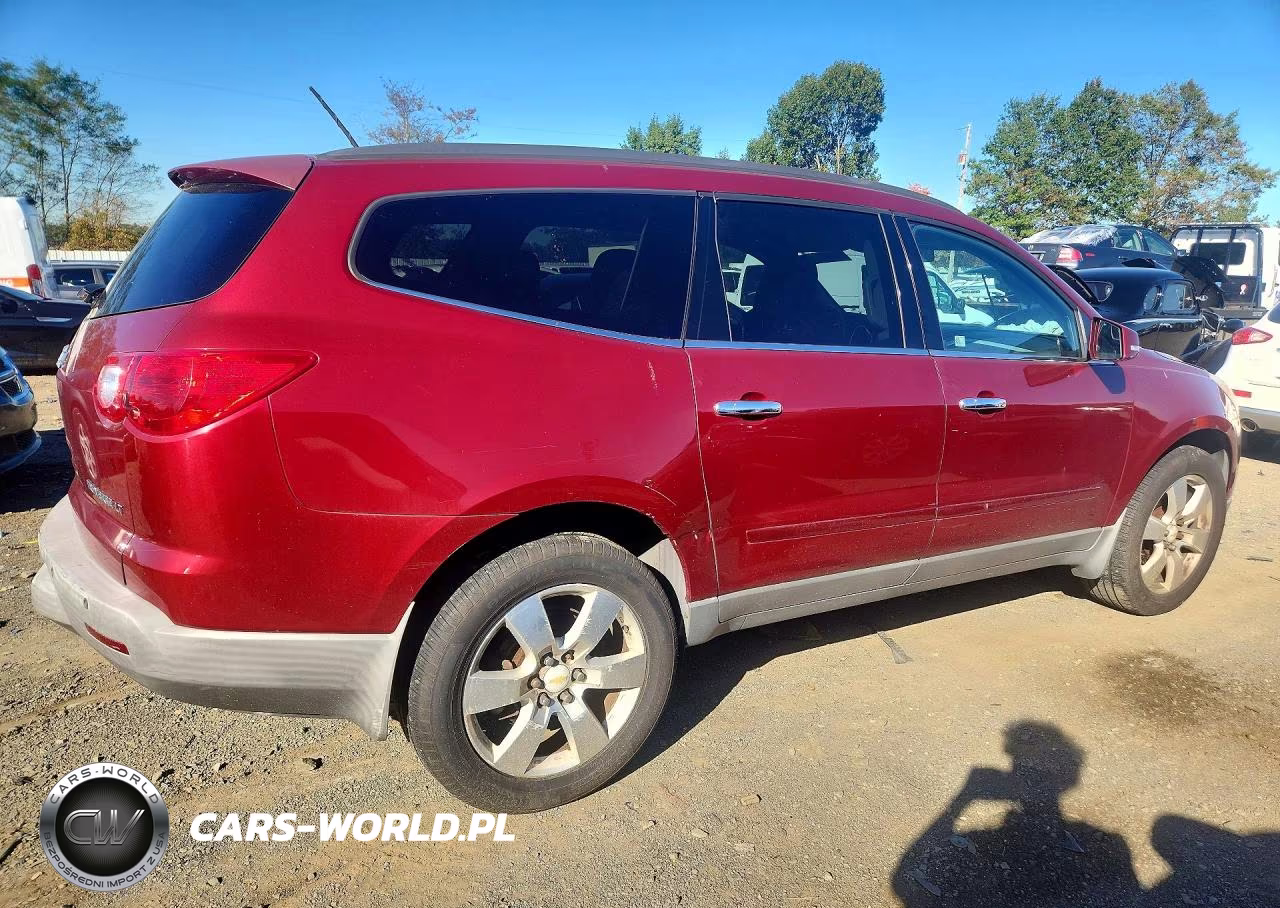 2011 Chevrolet Traverse Lt VIN:1GNKRGED8BJ112021 - 3