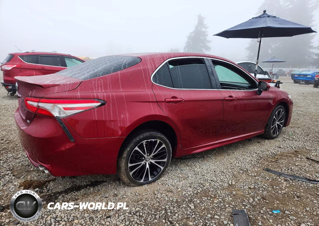 2018 Toyota Camry Se VIN:4T1B11HK0JU667237 - 3