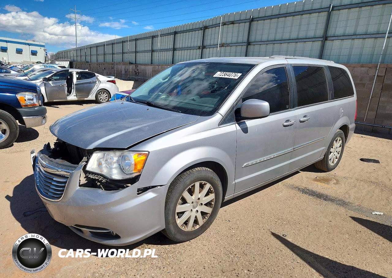 2015 Chrysler Town & Country Touring – zdjęcie 1 z 13