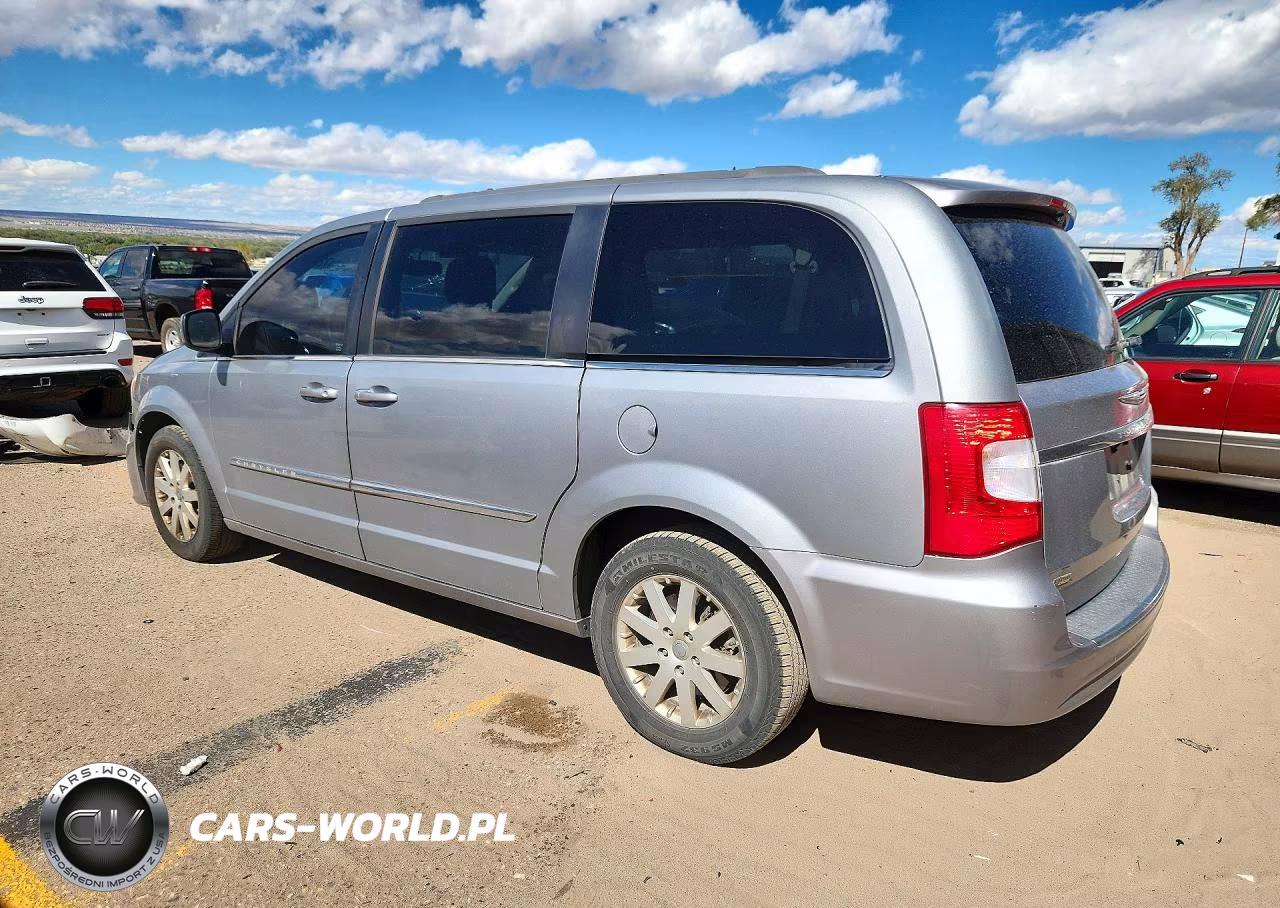 2015 Chrysler Town & Country Touring VIN:2C4RC1BG3FR545719 - 2