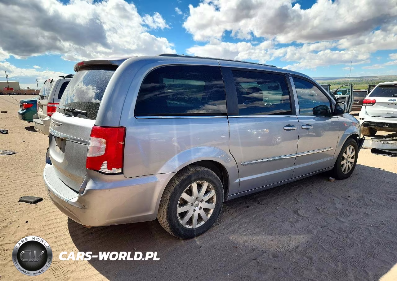 2015 Chrysler Town & Country Touring VIN:2C4RC1BG3FR545719 - 3