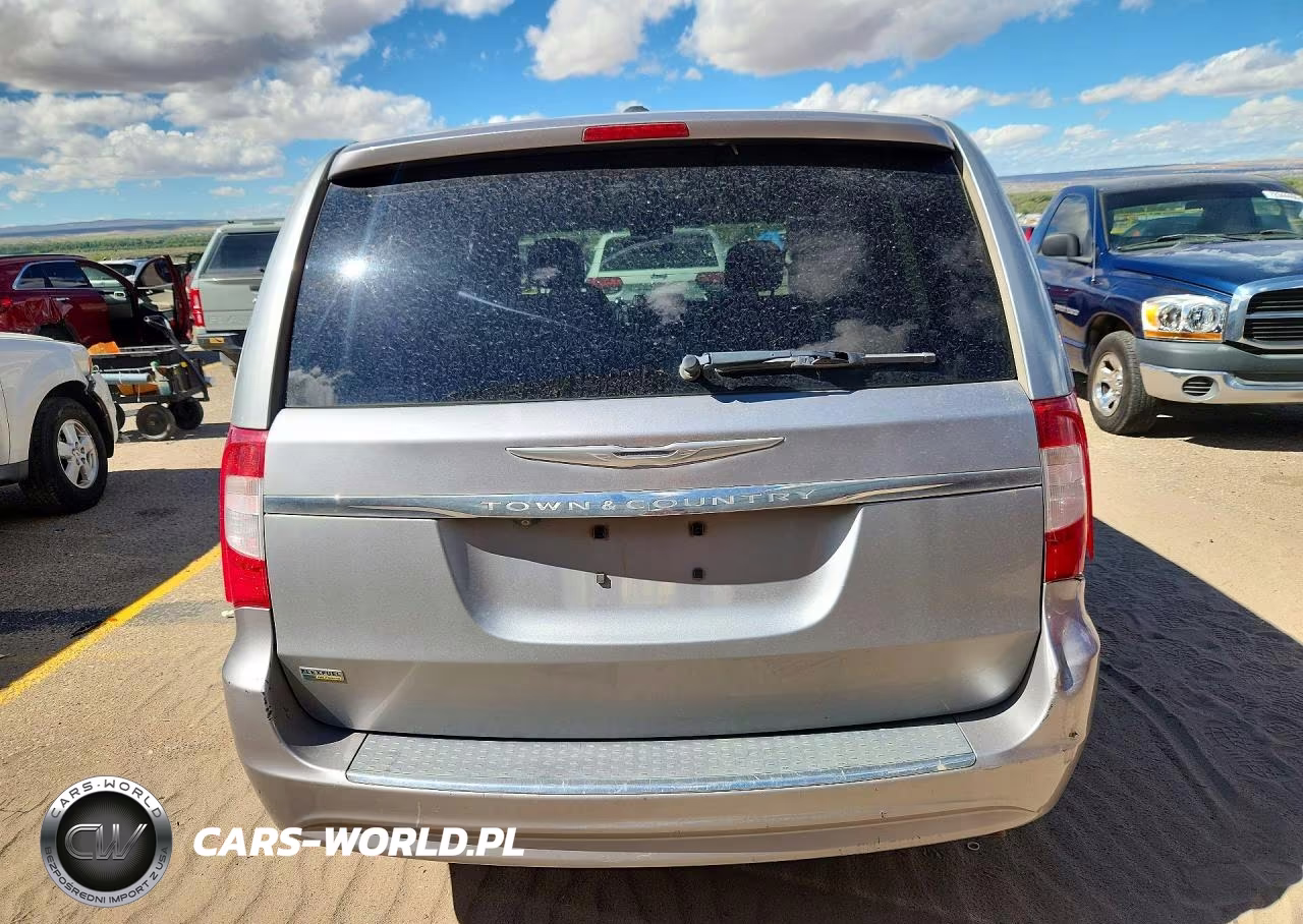 2015 Chrysler Town & Country Touring VIN:2C4RC1BG3FR545719 - 6