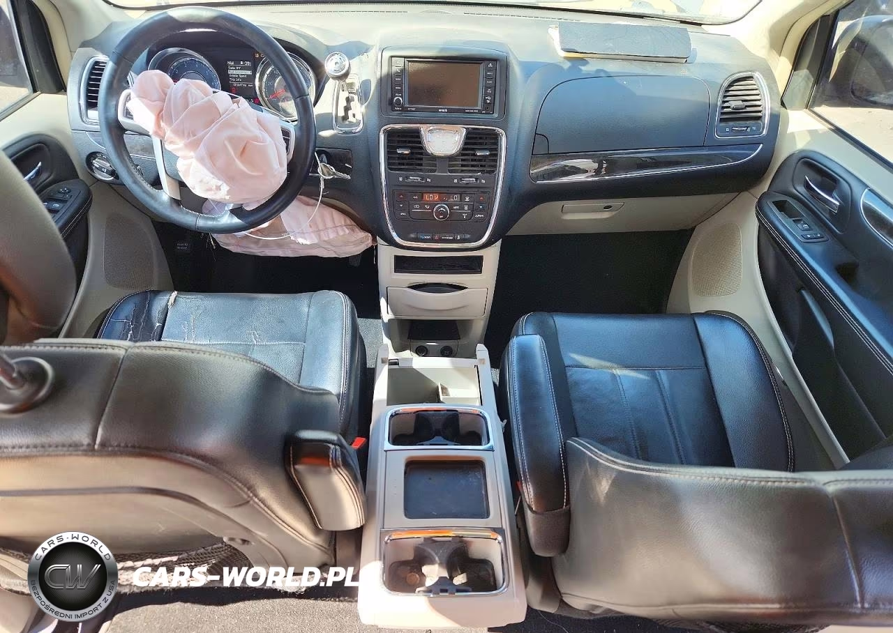 2015 Chrysler Town & Country Touring VIN:2C4RC1BG3FR545719 - 8