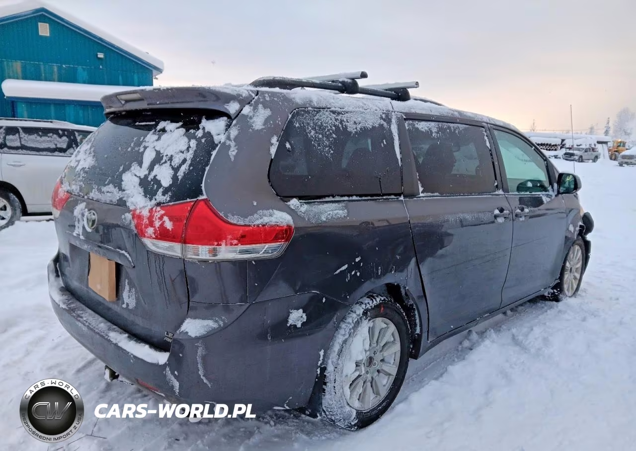 2011 Toyota Sienna Le VIN:5TDJK3DC5BS019308 - 3