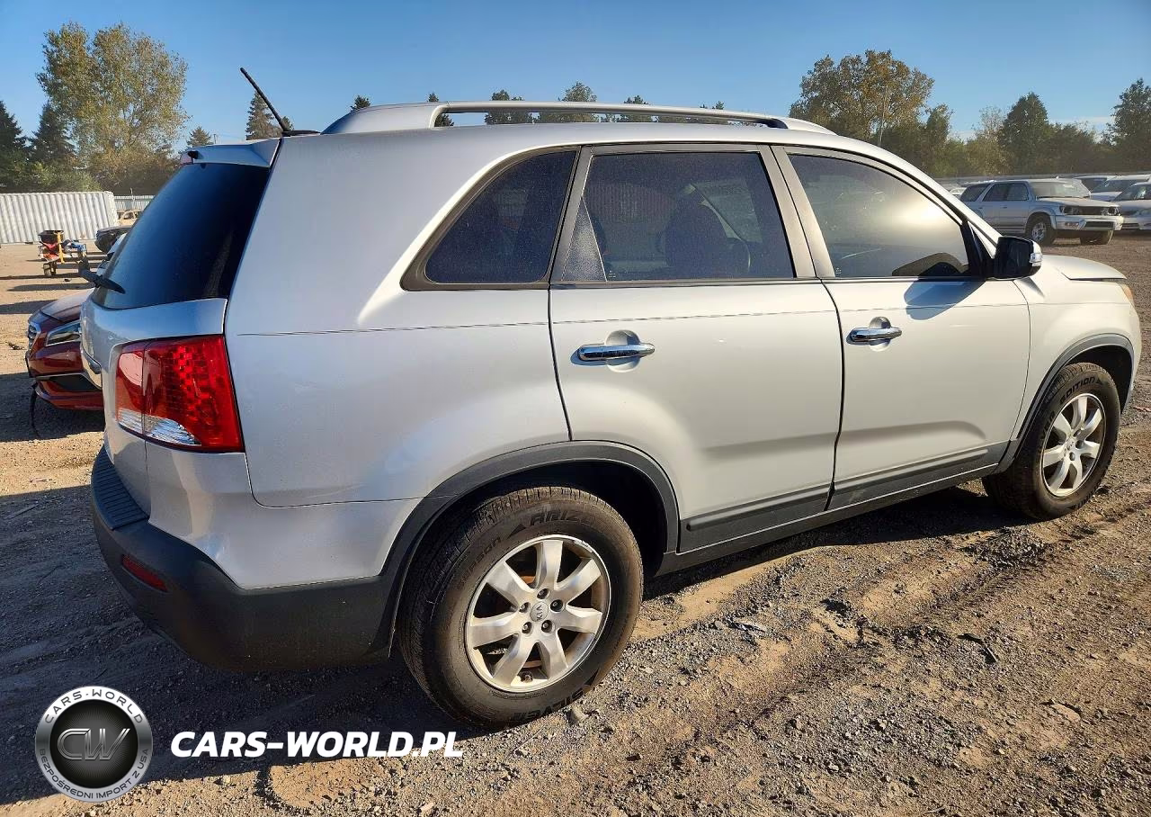 2013 Kia Sorento Lx VIN:5XYKT4A61DG405861 - 3