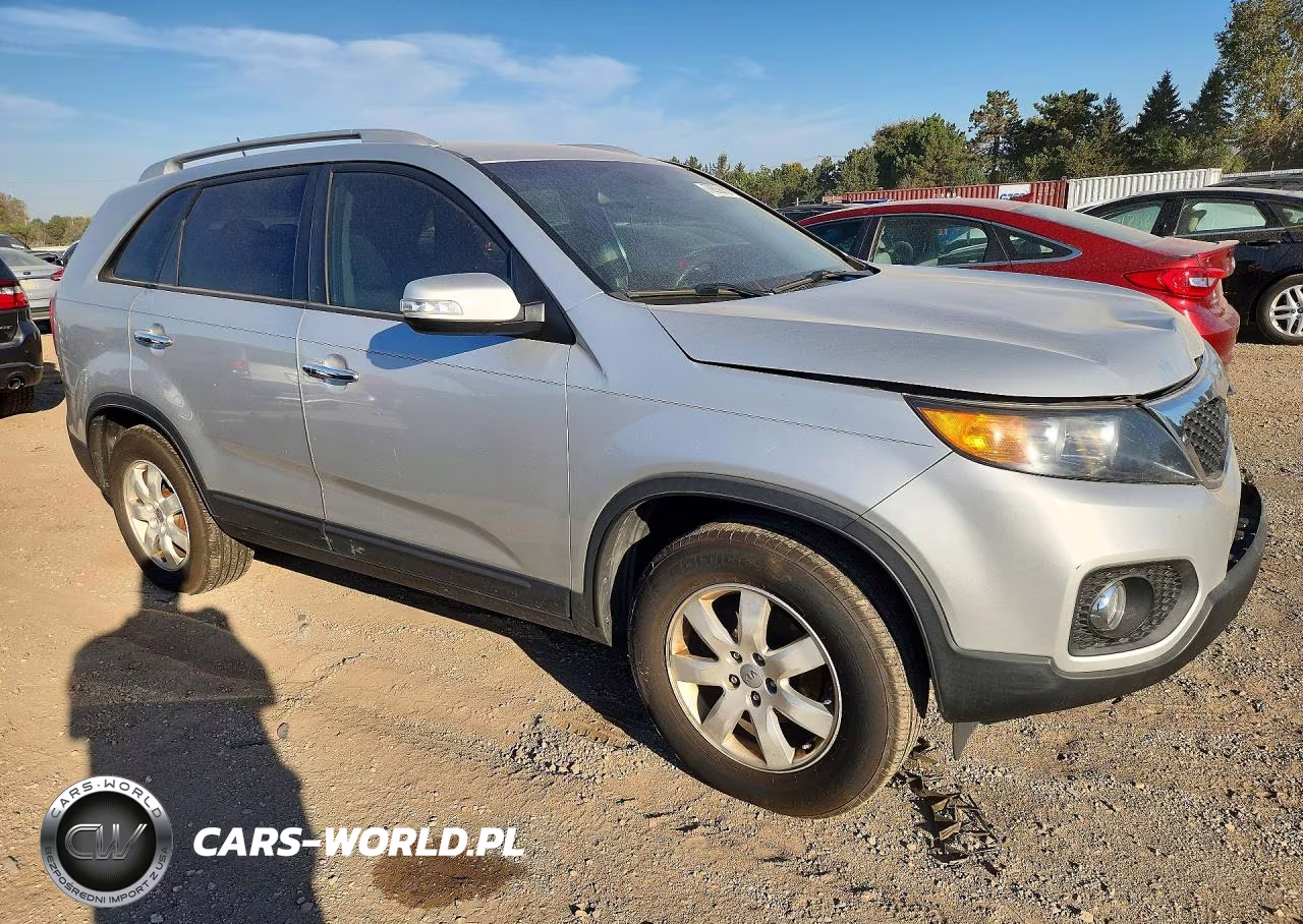 2013 Kia Sorento Lx VIN:5XYKT4A61DG405861 - 4