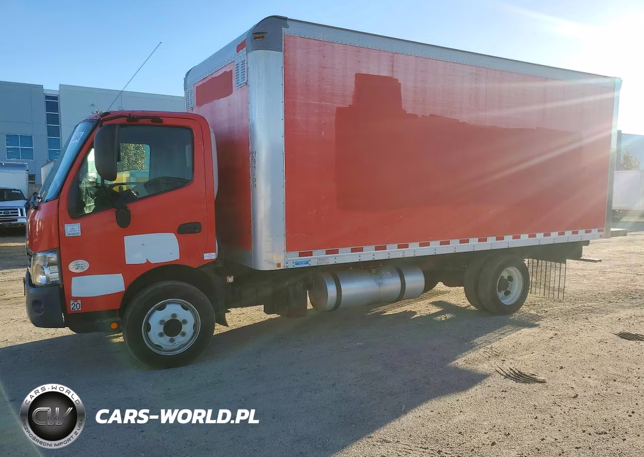 2018 Hino 195