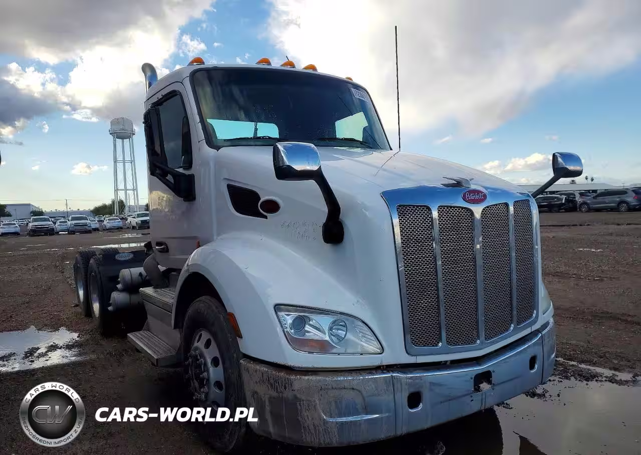2019 Peterbilt 579 Semi Truck