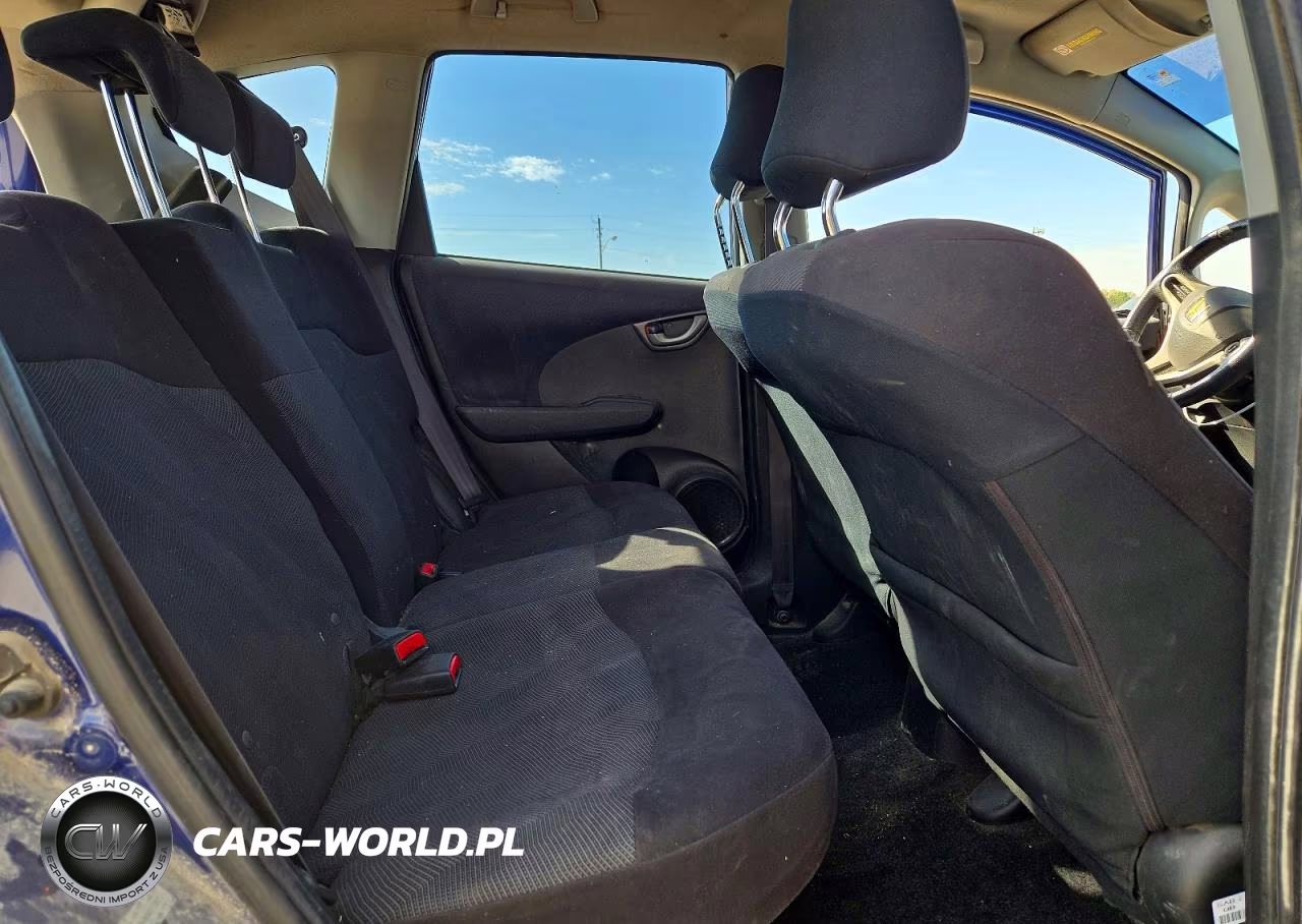 2010 Honda Fit Sport VIN:JHMGE8G43AS027737 - 11