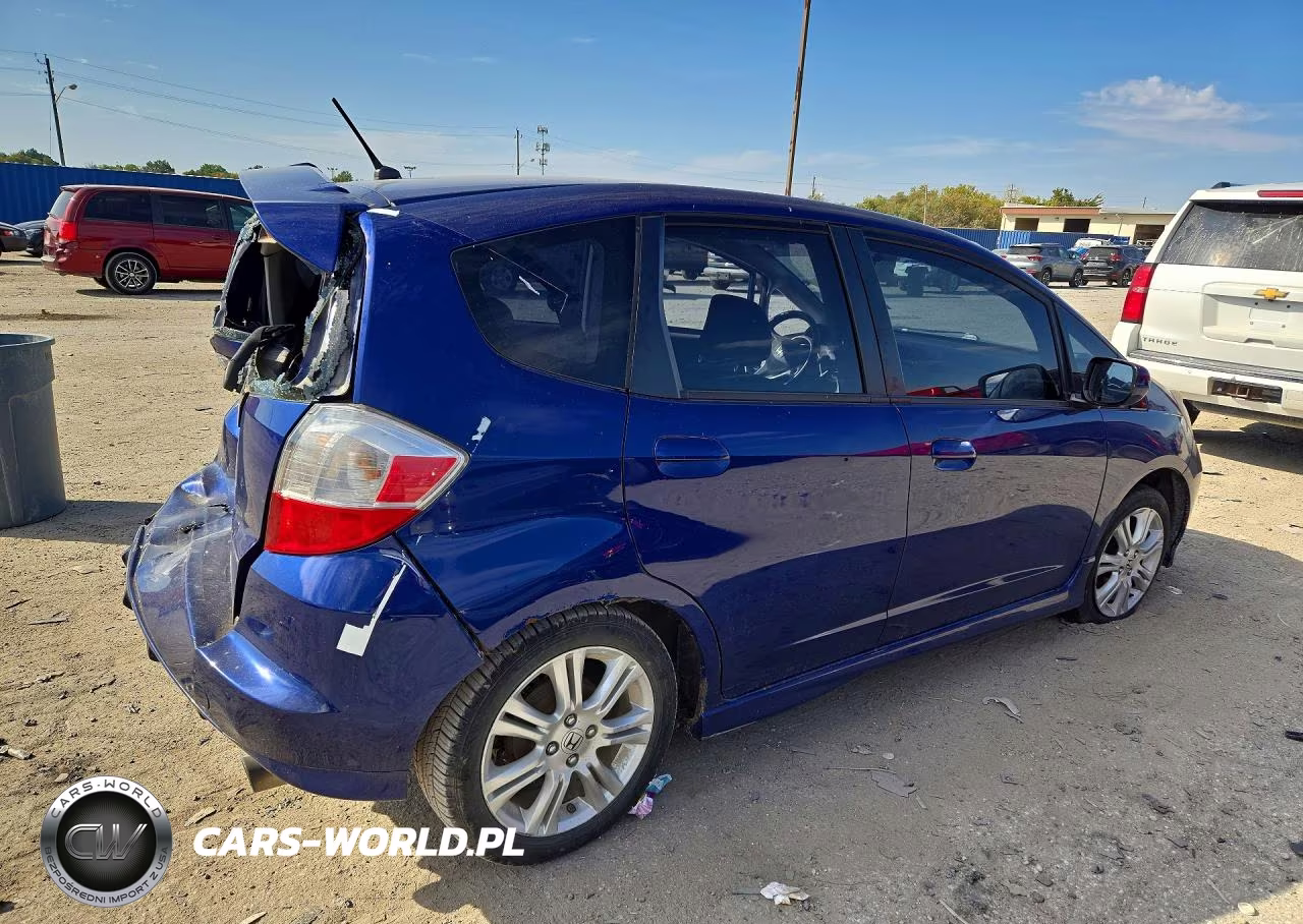 2010 Honda Fit Sport VIN:JHMGE8G43AS027737 - 3