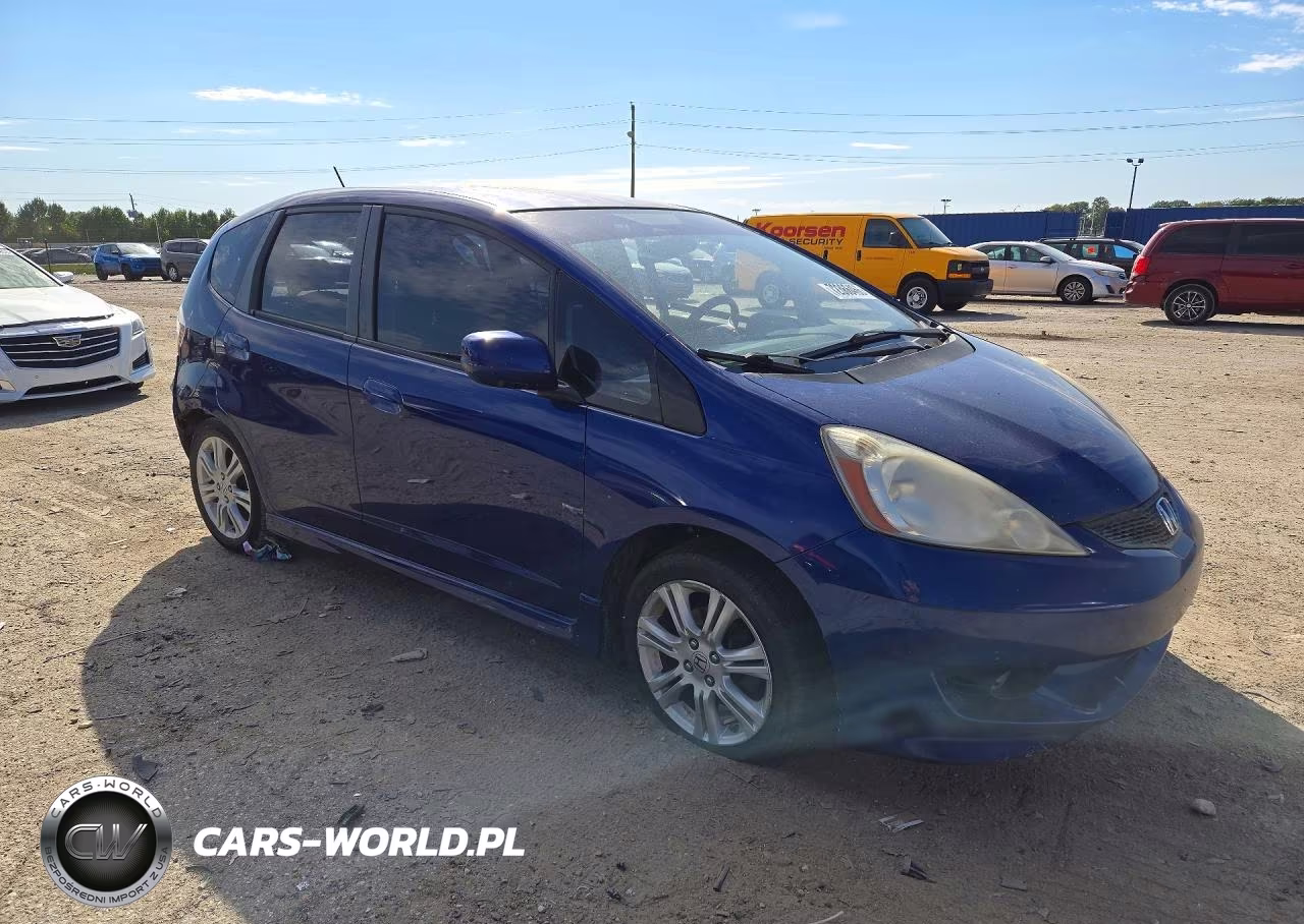 2010 Honda Fit Sport VIN:JHMGE8G43AS027737 - 4