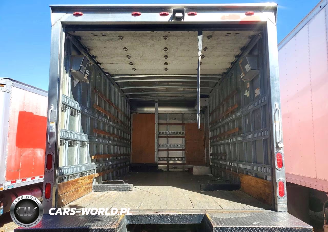 2018 Hino 195 Box Truck VIN:JHHSDM2H1JK006335 - 10