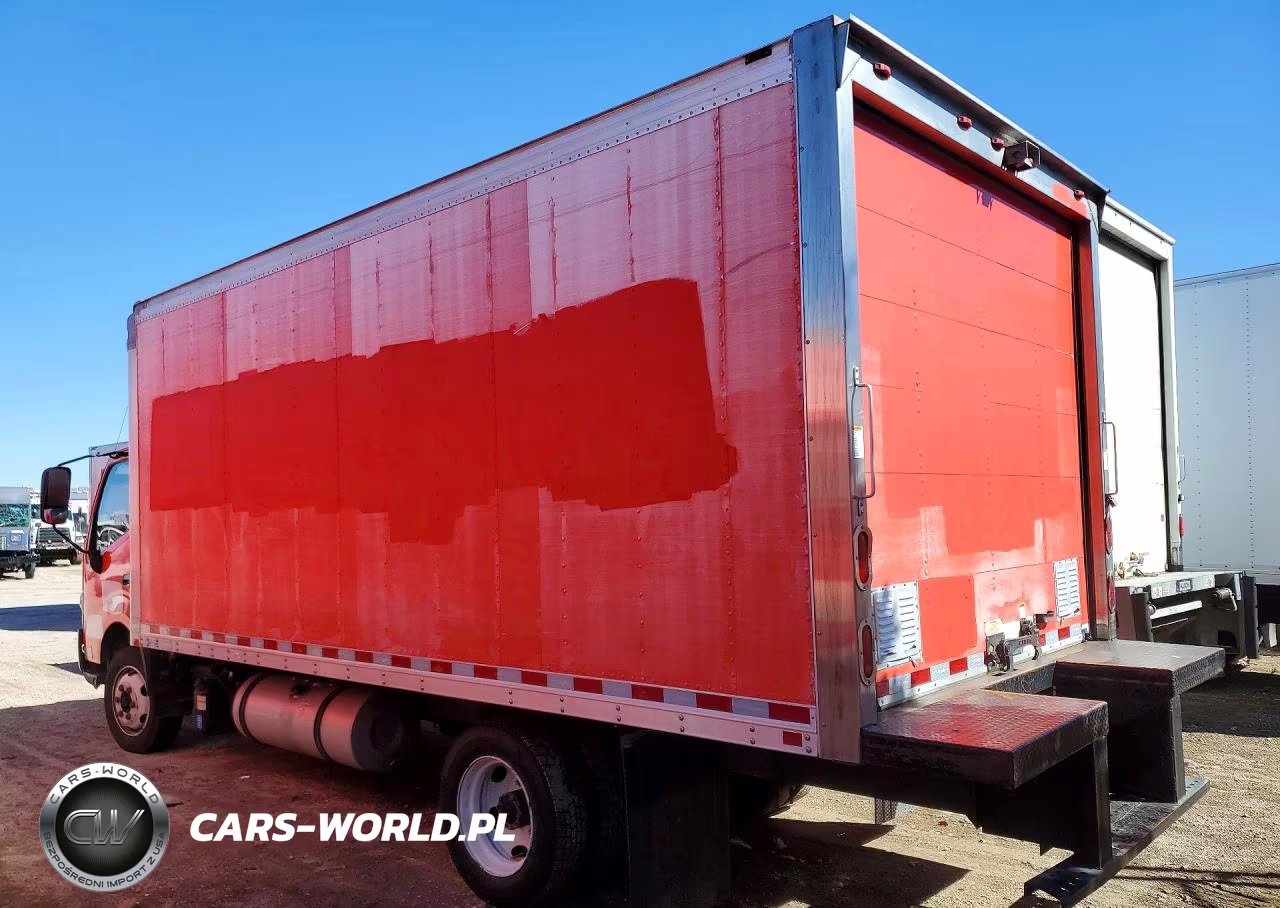 2018 Hino 195 Box Truck VIN:JHHSDM2H1JK006335 - 2