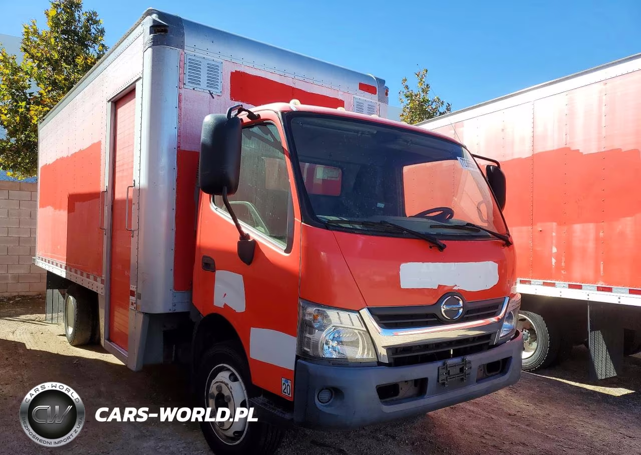 2018 Hino 195 Box Truck VIN:JHHSDM2H1JK006335 - 4