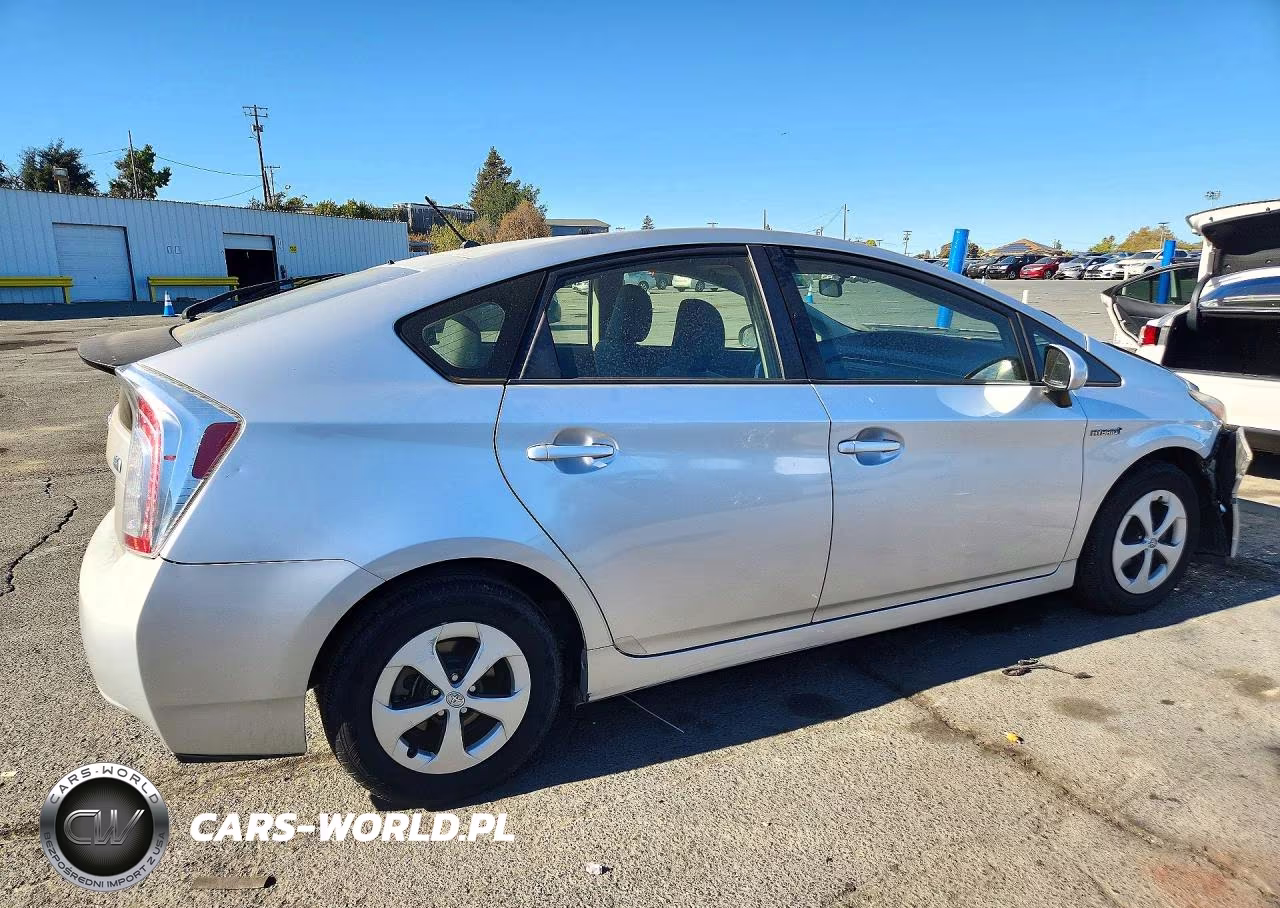 2012 Toyota Prius Two VIN:JTDKN3DU7C5455427 - 3