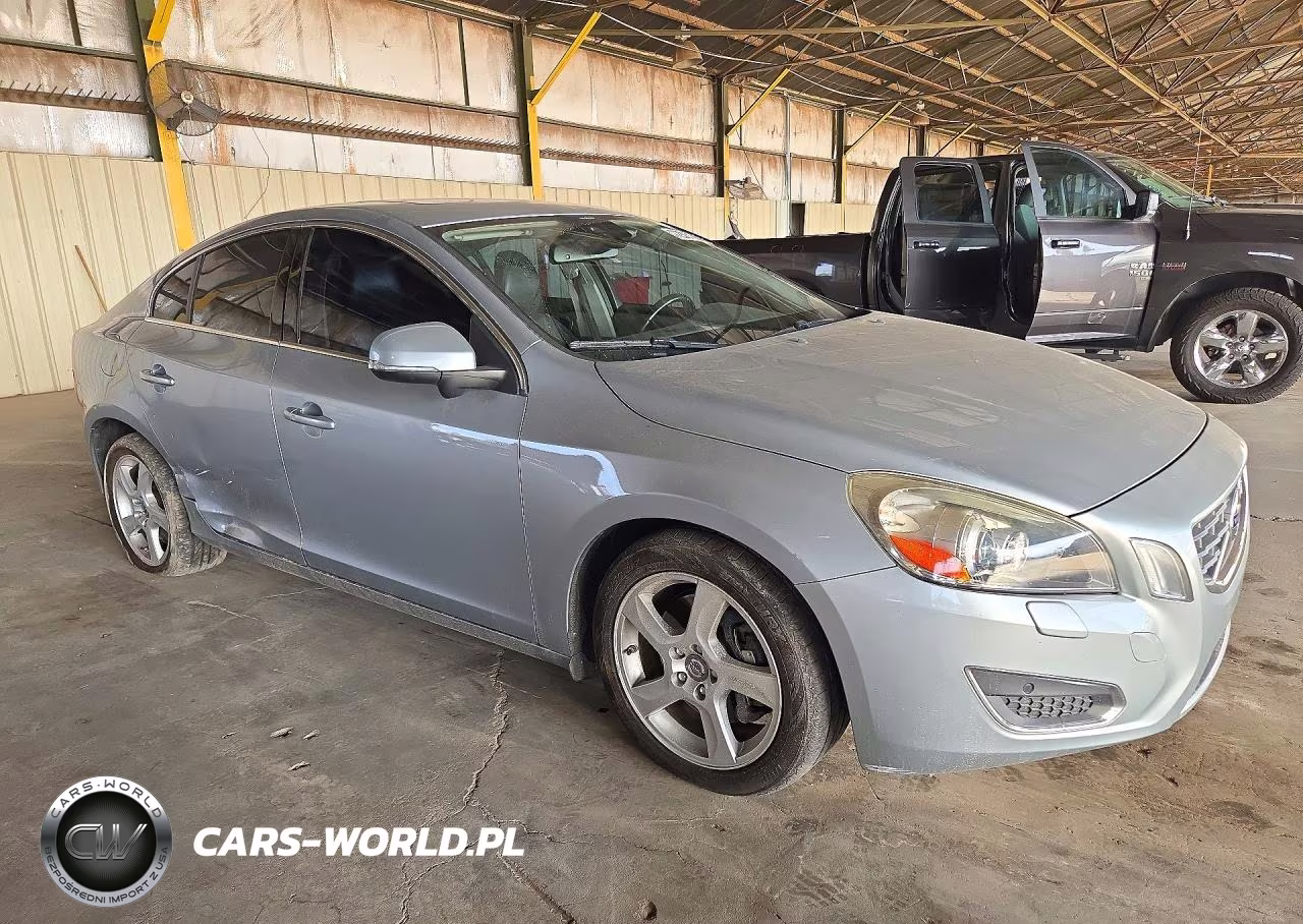 2013 Volvo S60 T5 VIN:YV1612FS9D2176500 - 4