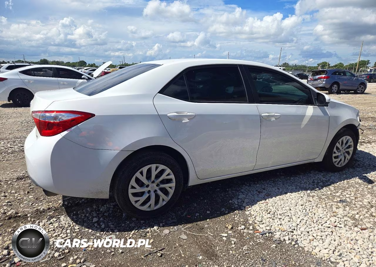 2016 Toyota Corolla Le VIN:2T1BURHE7GC690802 - 3