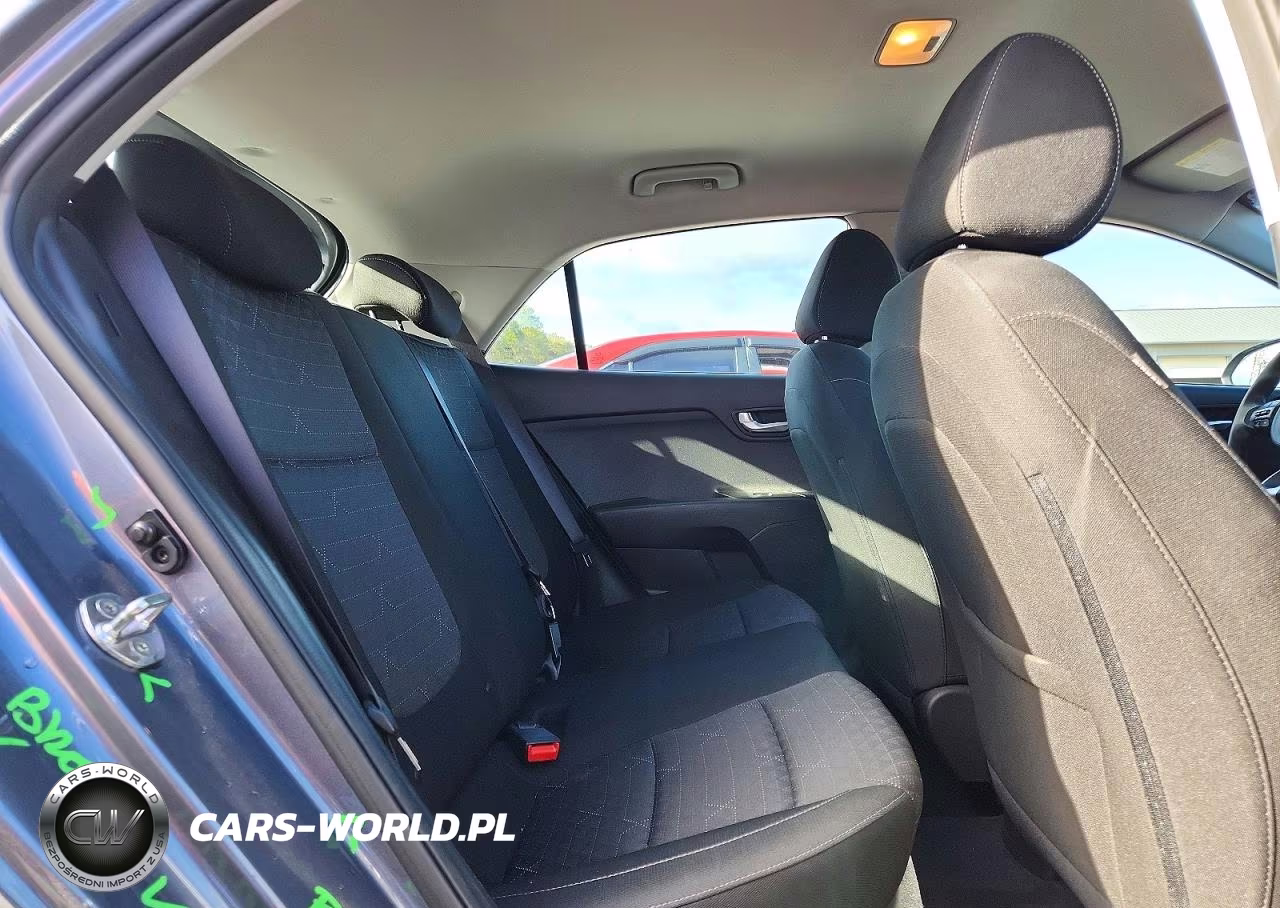 2019 Kia Rio S VIN:3KPA25AB9KE243831 - 10