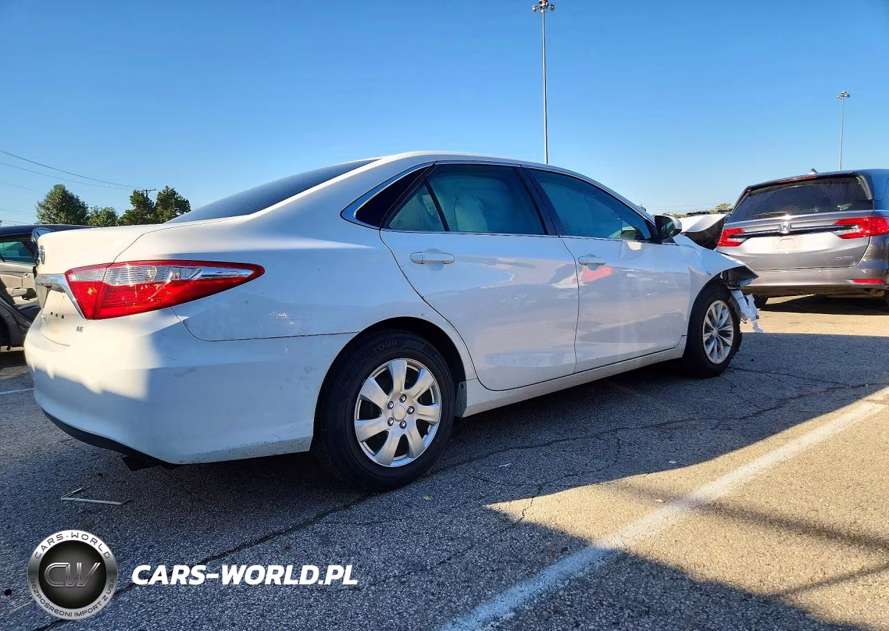 2016 Toyota Camry Le VIN:4T1BF1FK0GU169651 - 3