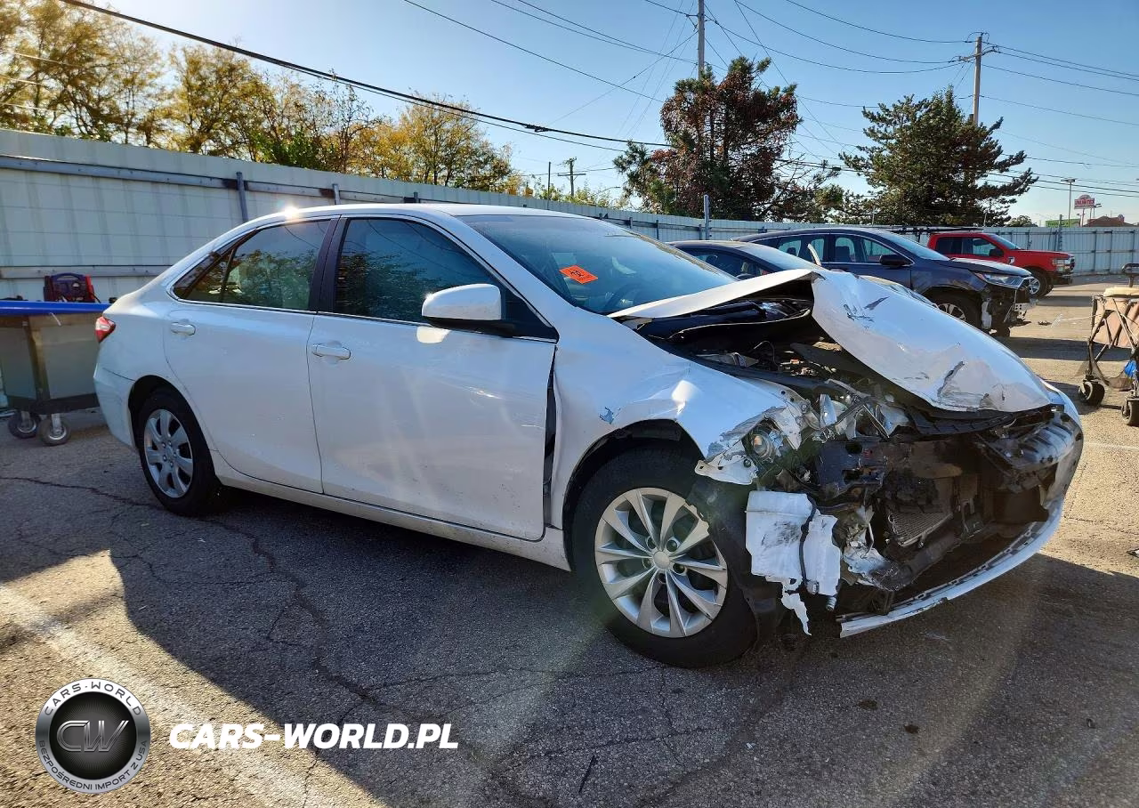 2016 Toyota Camry Le VIN:4T1BF1FK0GU169651 - 4