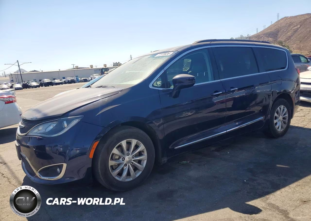 2017 Chrysler Pacifica Touring L VIN:2C4RC1BG4HR583897 - 1