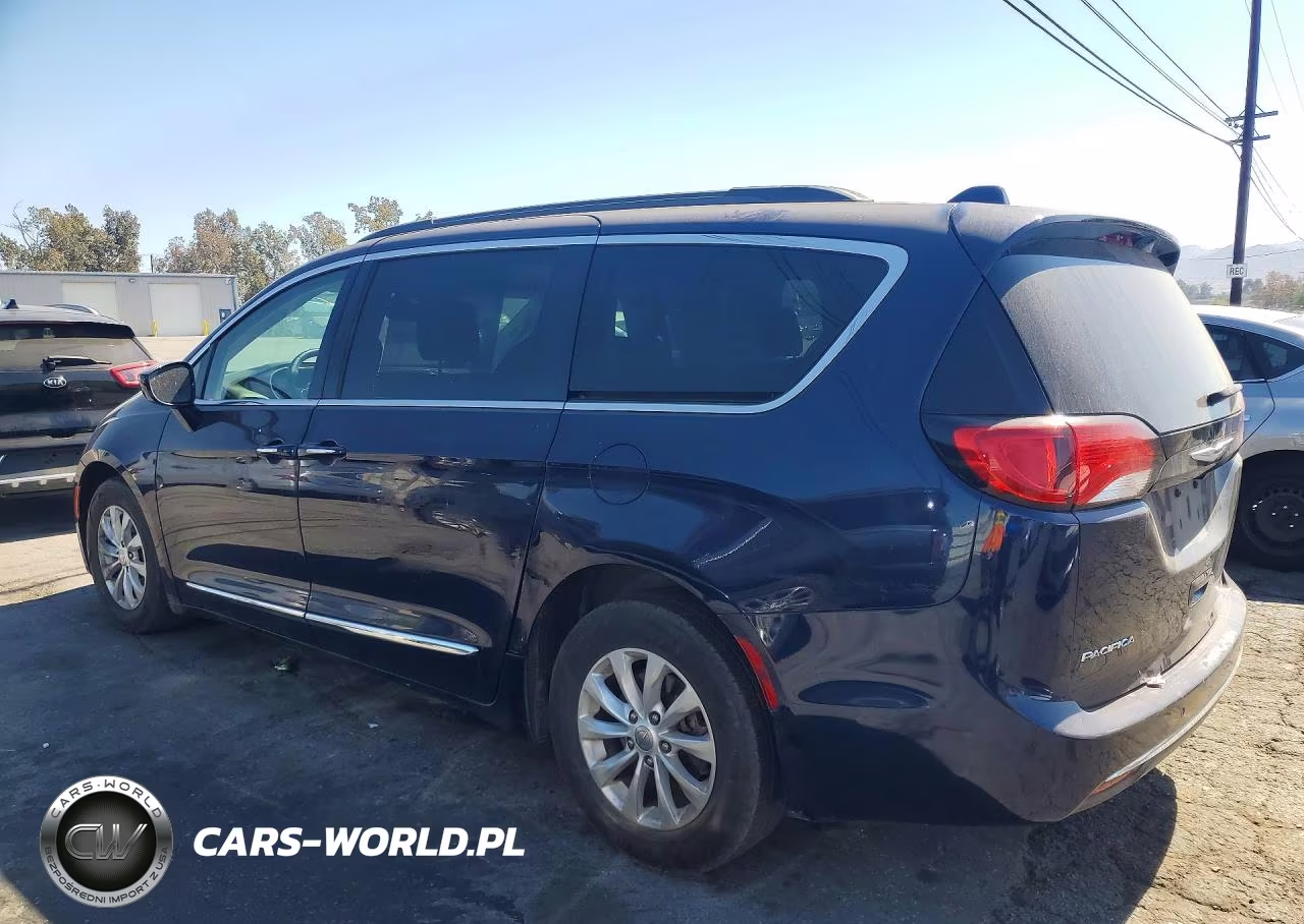 2017 Chrysler Pacifica Touring L VIN:2C4RC1BG4HR583897 - 2