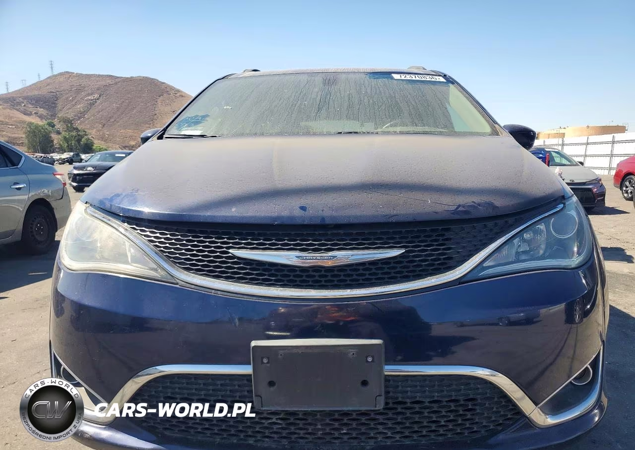 2017 Chrysler Pacifica Touring L VIN:2C4RC1BG4HR583897 - 5