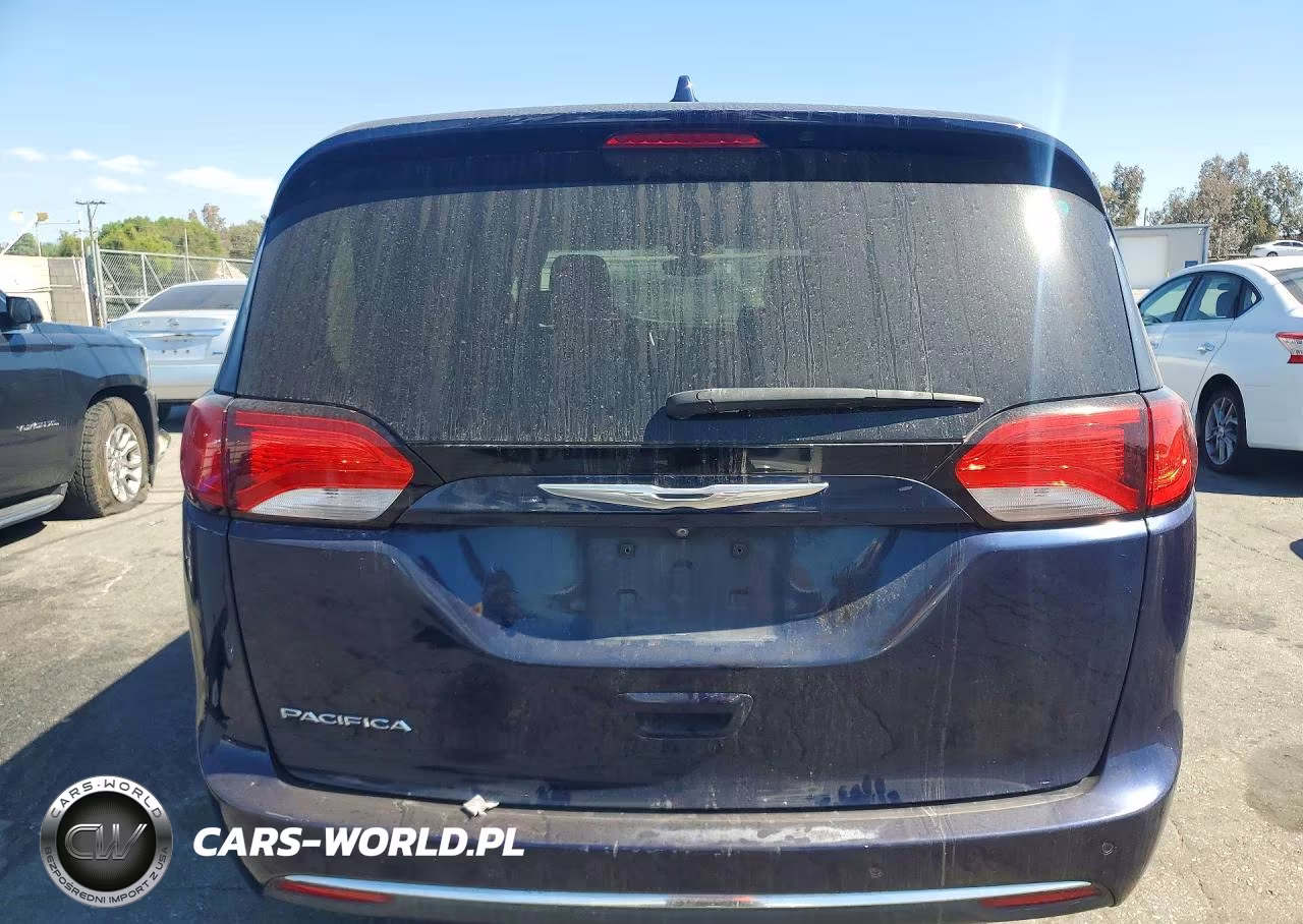 2017 Chrysler Pacifica Touring L VIN:2C4RC1BG4HR583897 - 6