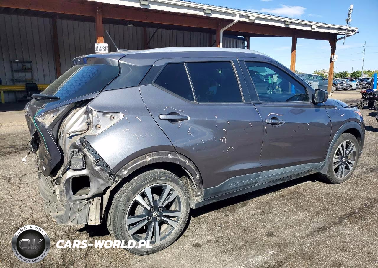 2018 Nissan Kicks Sv VIN:3N1CP5CU2JL506747 - 3