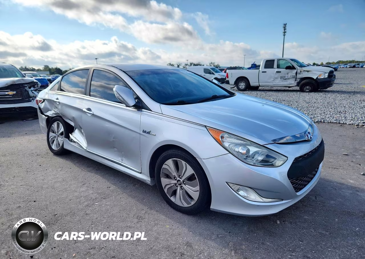 2013 Hyundai Sonata Hybrid VIN:KMHEC4A4XDA092977 - 4