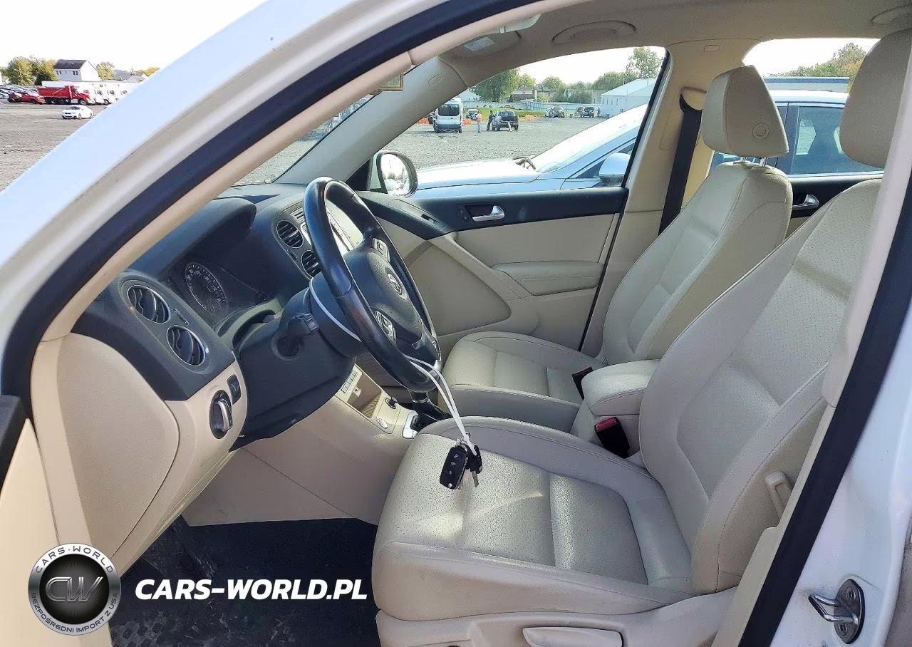 2017 Volkswagen Tiguan S VIN:WVGBV7AX1HK040470 - 7