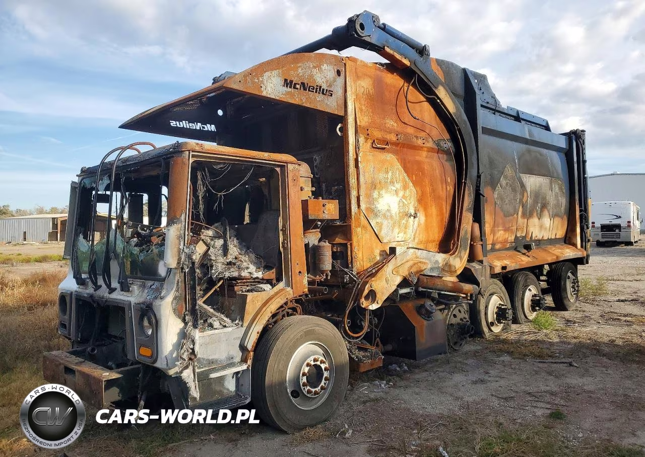 2014 Mack Mru Refuse Truck VIN:1M2AV04C1EM010932 - 2