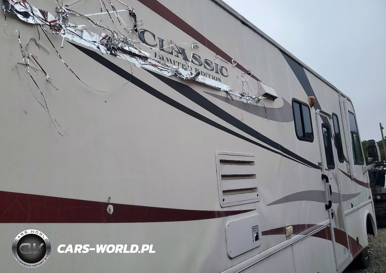 2008 Classic Limited Edition Rv VIN:5B4MP67G283432088 - 9