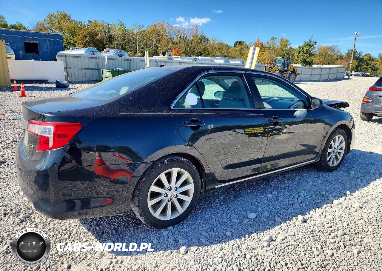 2013 Toyota Camry Xle VIN:4T1BF1FK7DU683735 - 3