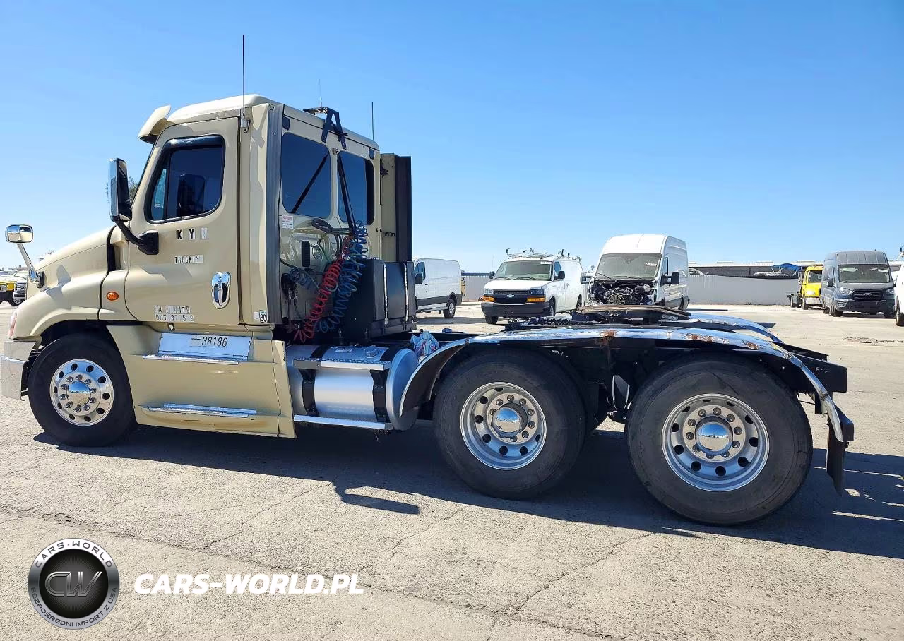 2015 Freightliner Cascadia Semi Truck VIN:1FUJGEBG2FLGN1852 - 2