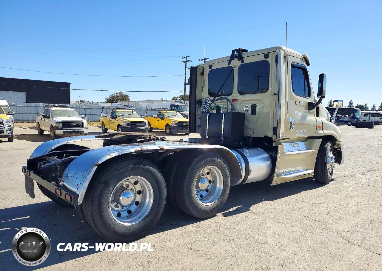 2015 Freightliner Cascadia Semi Truck VIN:1FUJGEBG2FLGN1852 - 3