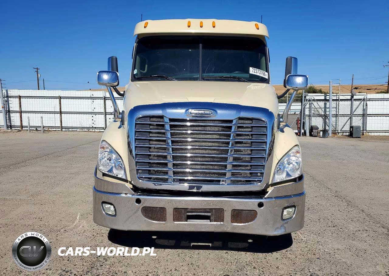 2015 Freightliner Cascadia Semi Truck VIN:1FUJGEBG2FLGN1852 - 5