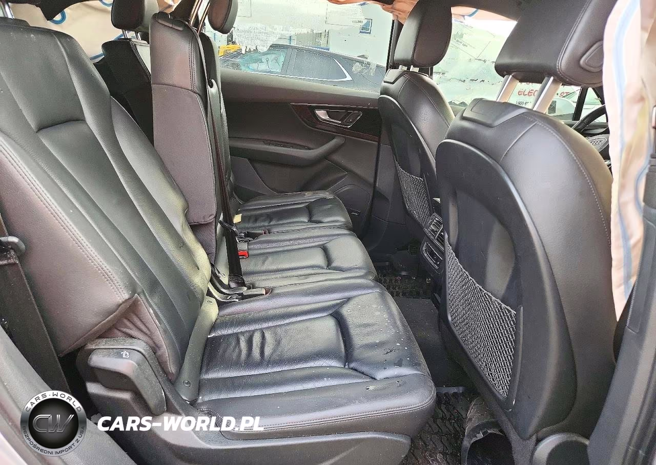 2019 Audi Q7 Premium Plus VIN:WA1LAAF70KD000817 - 11